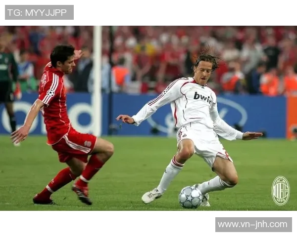 足球明星激凸背后的故事与荣耀揭秘球场上的风云与挑战